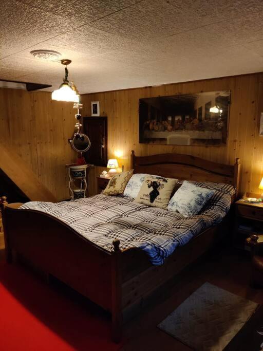 فيلا The Golden Eagle - Chalet A Champdepraz أَويستا المظهر الخارجي الصورة