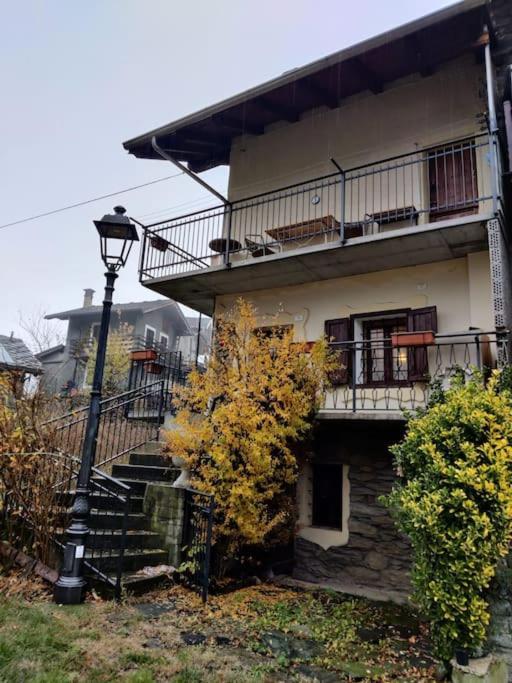 فيلا The Golden Eagle - Chalet A Champdepraz أَويستا المظهر الخارجي الصورة