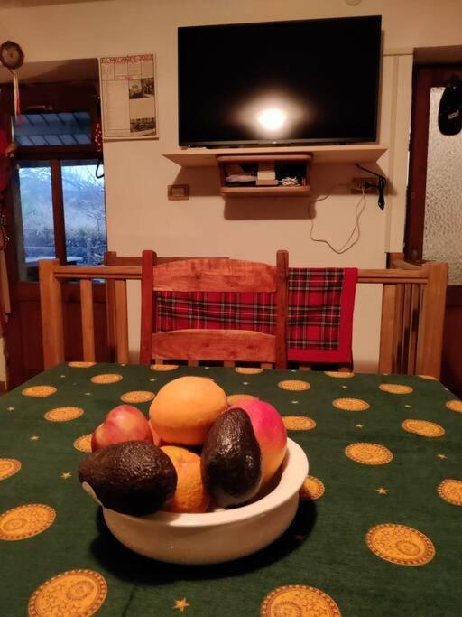 فيلا The Golden Eagle - Chalet A Champdepraz أَويستا المظهر الخارجي الصورة